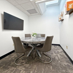 Executive office to lease in East Rochester