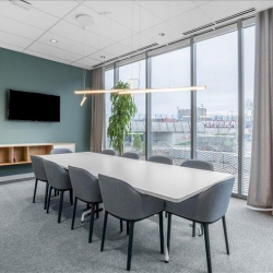 Executive office centres to rent in Toronto