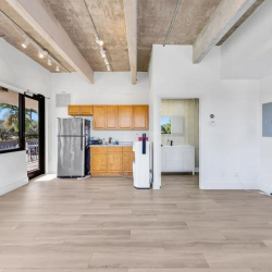 Serviced office centres in central Hollywood