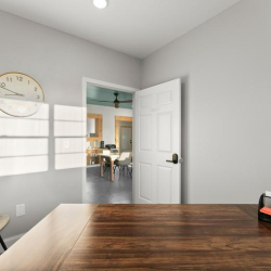 Serviced offices in central Commerce