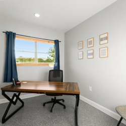 Commerce serviced office