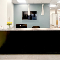Office suites in central Leesburg