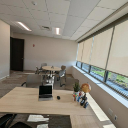 Executive offices to lease in Chesterton