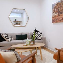 Office spaces to let in Woodland Hills