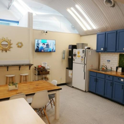 Serviced office to let in Austin