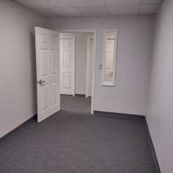 Executive suites to lease in Largo