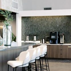 Serviced office to let in Dallas