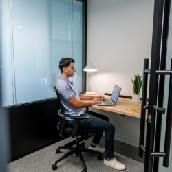 Office accomodations to rent in Los Angeles