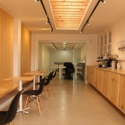 Avenida 9, Calle 31-33, 50 oeste del Fresh Market (tapia ladrillos) serviced offices