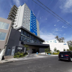Avenida Chapalita, Jardines Plaza del Sol executive offices