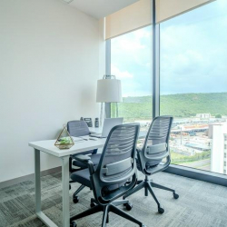 Offices at Bernardo Quintana sur 300, Torre 57, Piso 14