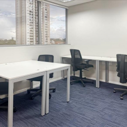 Offices at R. Luiz Seráphico Júnior, 511 Jardim Caravelas