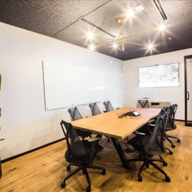 Office accomodation to let in Chicago. Click for details.