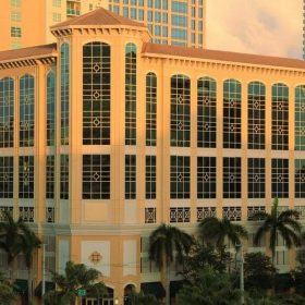Executive suite to let in Fort Lauderdale. Click for details.