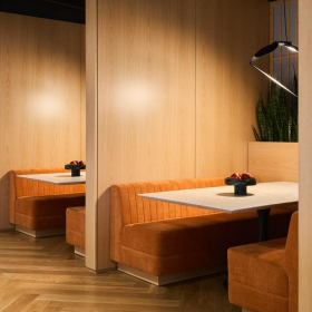 Office suites in central Arlington (Virginia). Click for details.