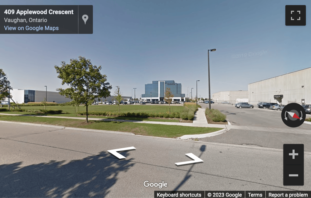 Street View image of 400 Applewood Crescent, Unit 100, Woodbridge, Vaughan, Ontario, Canada