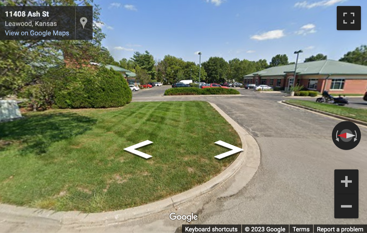 Street View image of 11401 Ash, Leawood, Kansas, USA