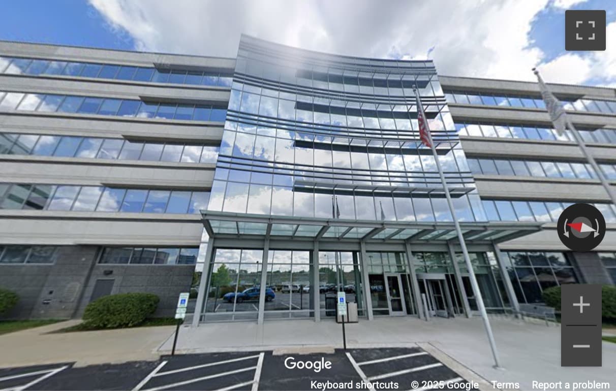 Street View image of 9400 W Higgins, Rosemont, Illinois