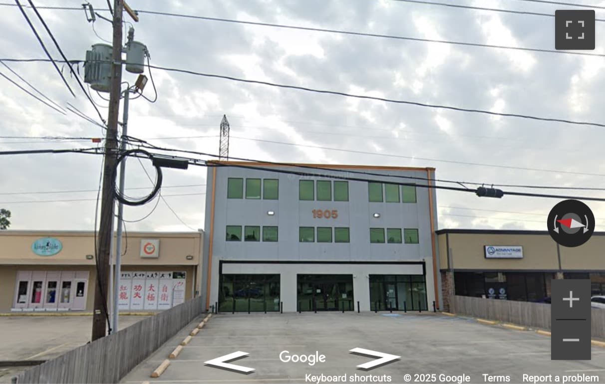 Street View image of 1905 Hickory Avenue, 1st, 2nd & 3rd Floor, Harahan, Louisiana